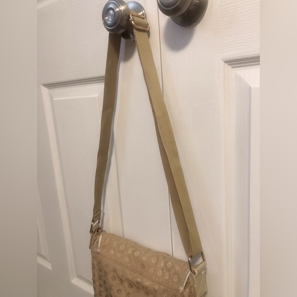 Rocawear Gold Logo Messenger Bag - Picture 6 of 8